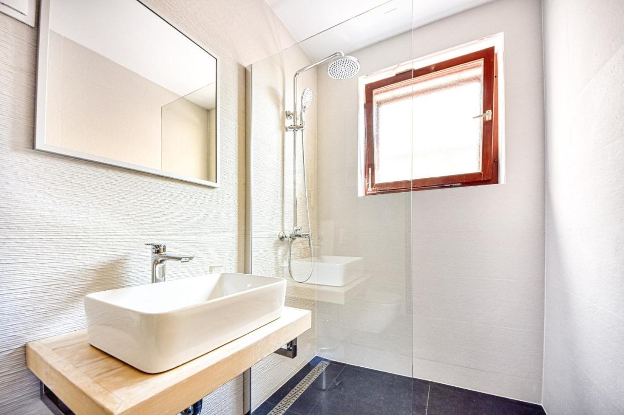 Apartments And Rooms By The Sea Puntinak, Brac - 12255 Selca  Екстериор снимка