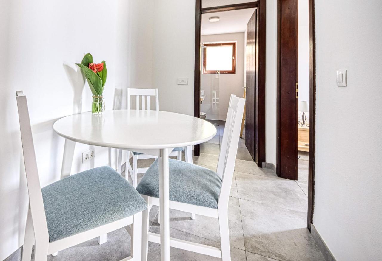 Apartments And Rooms By The Sea Puntinak, Brac - 12255 Selca  Екстериор снимка