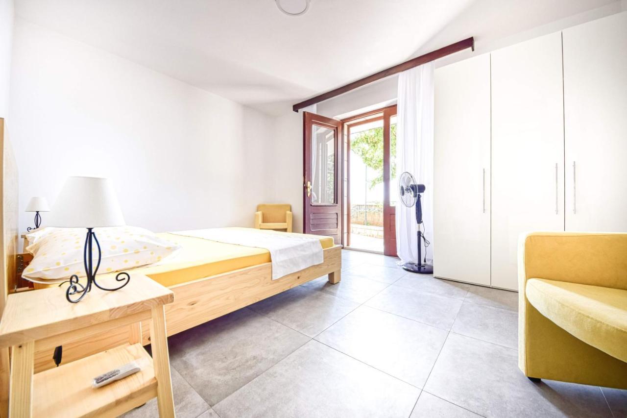 Apartments And Rooms By The Sea Puntinak, Brac - 12255 Selca  Екстериор снимка