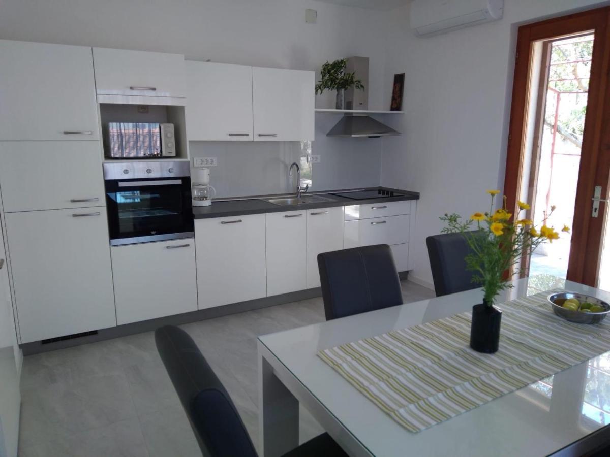 Apartments And Rooms By The Sea Puntinak, Brac - 12255 Selca  Екстериор снимка