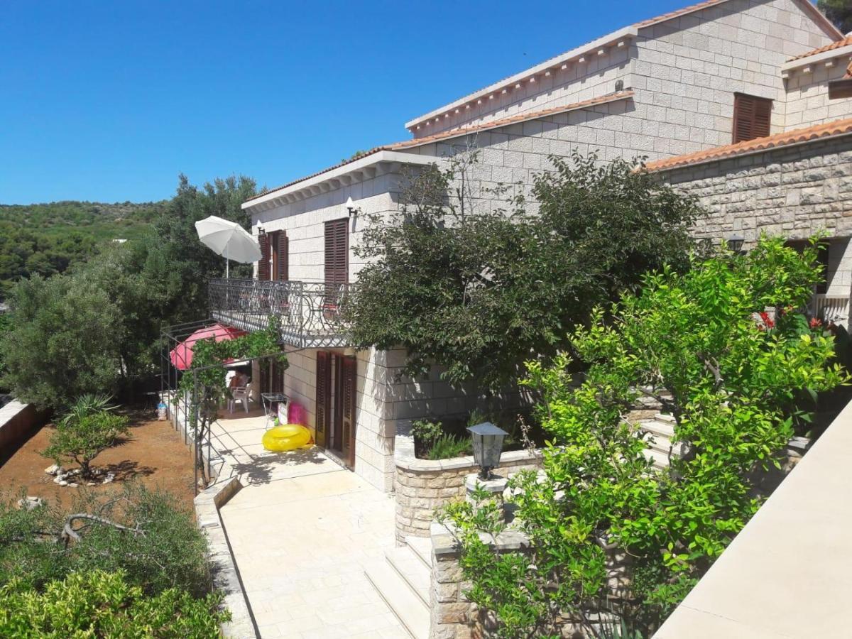 Apartments And Rooms By The Sea Puntinak, Brac - 12255 Selca  Екстериор снимка